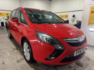 2016 Vauxhall Zafira Tourer 1.4 I Turbo Se in Red — image 3