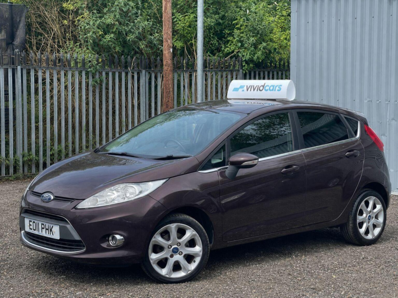 2011 Ford Fiesta 1.6 Tdci Zetec 5dr in Red — image 1