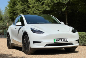 2024 Tesla Model Y Auto Rwd 5dr in White — image 2
