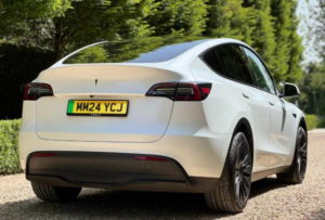 2024 Tesla Model Y Auto Rwd 5dr in White — image 3