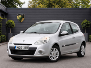 2010 Renault Clio 1.2 Tce I-Music Euro 5 3dr in Silver — image 3