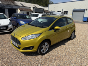 2016 Ford Fiesta 1.3 Zetec in Yellow — image 4