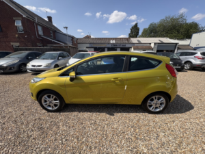 2016 Ford Fiesta 1.3 Zetec in Yellow — image 6