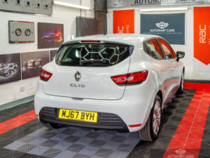 2017 Renault Clio 1.2 16v Play Euro 6 5dr in White — image 5