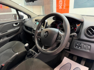 2017 Renault Clio 1.2 16v Play Euro 6 5dr in White — image 6