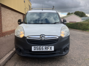 2015 Vauxhall Combo 1.3 Cdti 2000 16v Panel Van 3dr Diesel Manual Fwd L1 H1 (133 G/km, 89 Bhp) in White — image 2