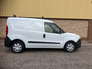 2015 Vauxhall Combo 1.3 Cdti 2000 16v Panel Van 3dr Diesel Manual Fwd L1 H1 (133 G/km, 89 Bhp) in White — image 4