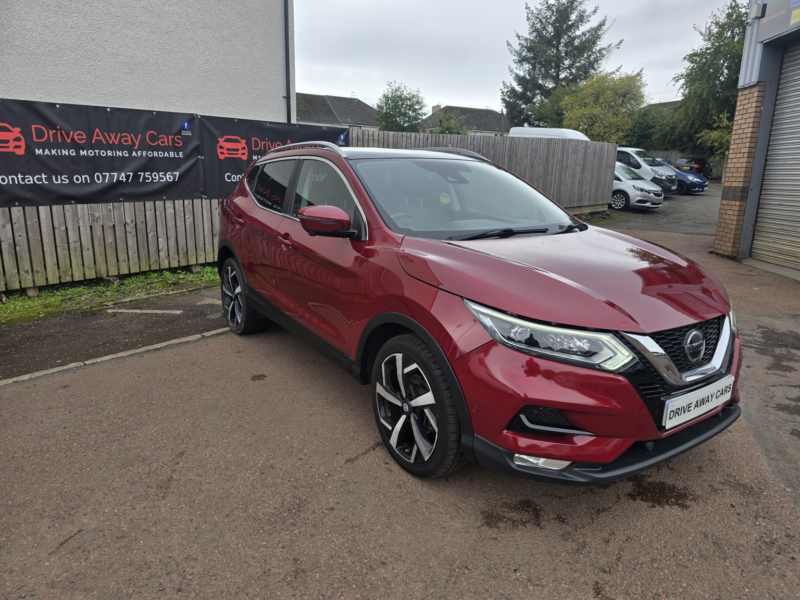 2019 Nissan Qashqai 1.3 Dig-T Tekna in Red — image 1