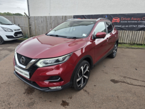 2019 Nissan Qashqai 1.3 Dig-T Tekna in Red — image 3