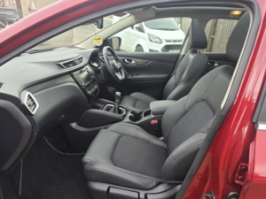 2019 Nissan Qashqai 1.3 Dig-T Tekna in Red — image 5