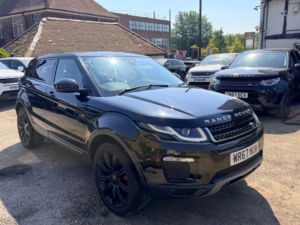 2017 Land Rover Range Rover Evoque Ed4 Se Tech in Black — image 3