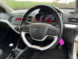 2015 Kia Picanto Sr7 in White — image 6