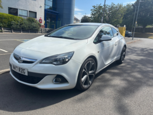2017 Vauxhall Astra Gtc 1.6 Cdti Ecoflex Limited Edition Coupe 3dr Diesel Manual Euro 6 (s/s) (136 Ps) in White — image 4