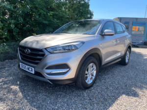 2016 Hyundai Tucson 1.7 Crdi Blue Drive S SUV 5dr Diesel Manual Euro 6 (s/s) (116 Ps) in Beige — image 2