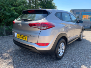 2016 Hyundai Tucson 1.7 Crdi Blue Drive S SUV 5dr Diesel Manual Euro 6 (s/s) (116 Ps) in Beige — image 3