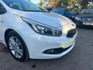 2015 Kia Ceed 1.4 Vr7 Euro 5 5dr in White — image 2