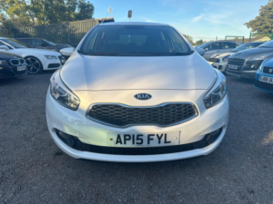 2015 Kia Ceed 1.4 Vr7 Euro 5 5dr in White — image 3