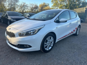 2015 Kia Ceed 1.4 Vr7 Euro 5 5dr in White — image 4