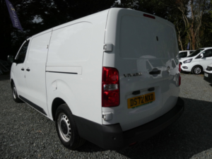 2022 Vauxhall Vivaro 1.5 Turbo D 2900 Dynamic Panel Van 6dr Diesel Manual L2 H1 Euro 6 (s/s) (100 Ps) in White — image 5