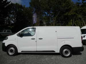 2022 Vauxhall Vivaro 1.5 Turbo D 2900 Dynamic Panel Van 6dr Diesel Manual L2 H1 Euro 6 (s/s) (100 Ps) in White — image 6