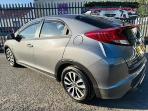 2014 Honda Civic 1.6 I-Dtec Se Plus in Grey — image 3
