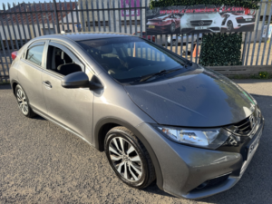 2014 Honda Civic 1.6 I-Dtec Se Plus in Grey — image 4