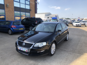 2009 Volkswagen Passat 2.0 Tdi Highline Plus in Black — image 3