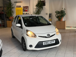 2013 Toyota Aygo 1.0 Vvt-I Ice in White — image 2