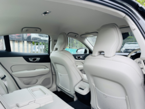 2020 Volvo S60 2.0 Inscription Plus T5 in Grey — image 4