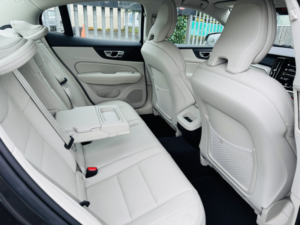 2020 Volvo S60 2.0 Inscription Plus T5 in Grey — image 6