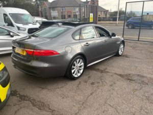 2016 Jaguar Xf 2.0d R-Sport Saloon 4dr Diesel Auto AWD Euro 6 (s/s) (180 Ps) in Grey — image 3