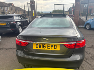 2016 Jaguar Xf 2.0d R-Sport Saloon 4dr Diesel Auto AWD Euro 6 (s/s) (180 Ps) in Grey — image 4
