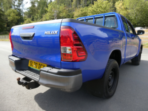 2020 Toyota Hilux 2.4 D-4d Active Extra Pickup Extended Cab 4dr Diesel Manual 4WD Euro 6 (s/s) (150 Ps) in Blue — image 3