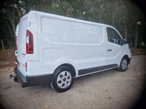 2024 Renault Trafic 2.0 Sl30 Blue Dci 130 Advance Panel Van My24 in White — image 4