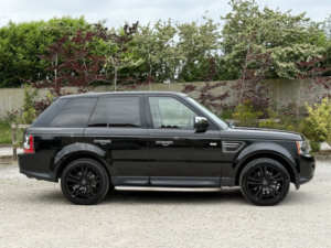 2010 Land Rover Range Rover Sport 3.0 Td V6 Hse in Black — image 2