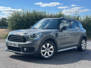 2017 MINI Countryman 2.0 Cooper D Euro 6 (s/s) 5dr in Grey — image 3