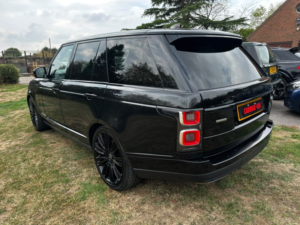 2019 Land Rover Range Rover 4.4 Sd V8 Autobiography in Black — image 2