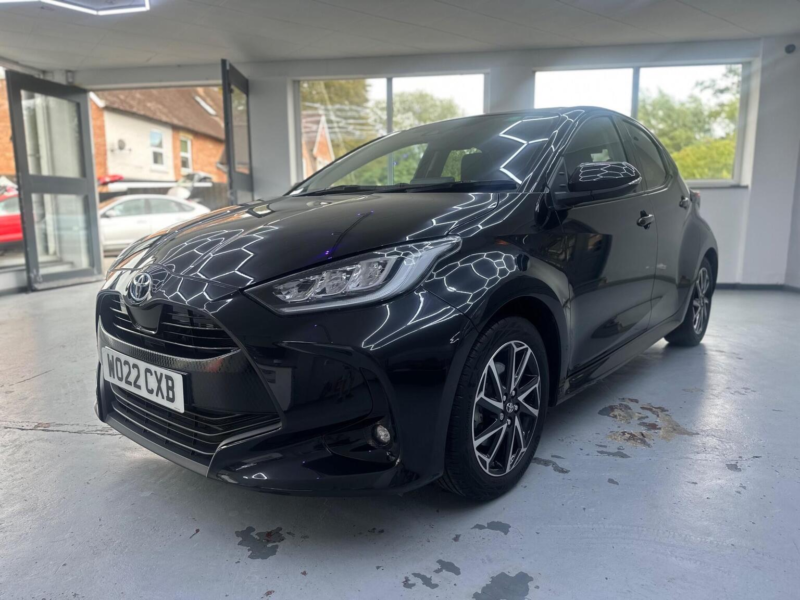 2022 Toyota Yaris 1.5 Vvt-H Design E-CVT Euro 6 (s/s) 5dr in Black — image 1