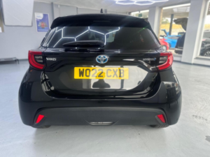 2022 Toyota Yaris 1.5 Vvt-H Design E-CVT Euro 6 (s/s) 5dr in Black — image 4