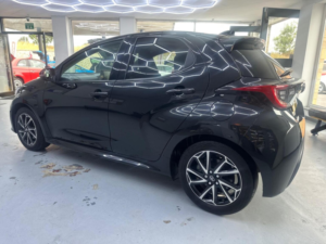2022 Toyota Yaris 1.5 Vvt-H Design E-CVT Euro 6 (s/s) 5dr in Black — image 6