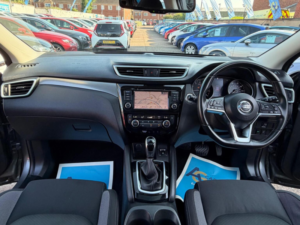 2020 Nissan Qashqai 1.3 Dig-T N-Connecta Dct Auto Euro 6 (s/s) 5dr in Grey — image 2