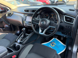 2020 Nissan Qashqai 1.3 Dig-T N-Connecta Dct Auto Euro 6 (s/s) 5dr in Grey — image 3