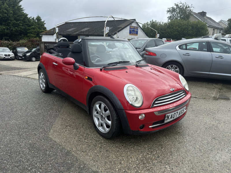 2007 MINI Convertible 1.6 Cooper Convertible in Red — image 1