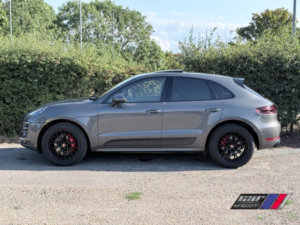 2017 Porsche Macan 3.0 T V6 Gts in Grey — image 3
