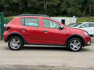 2018 Dacia Sandero Stepway 0.9 Tce Laureate Hatchback 5dr Petrol Manual Euro 6 (s/s) (90 Ps) in Red — image 4