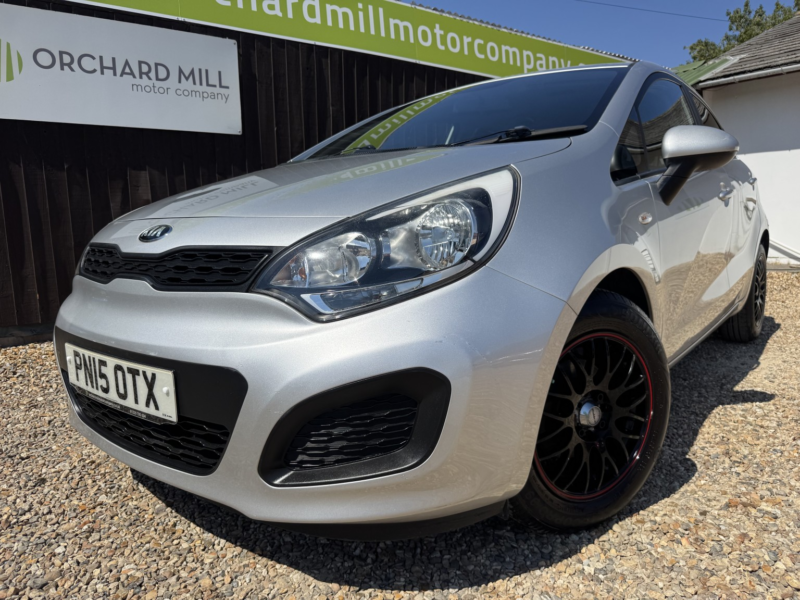 2015 Kia Rio 1.3 1 in Silver — image 1