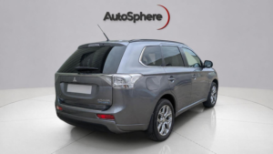 2015 Mitsubishi Outlander 2.0h 12kwh Gx4h CVT 4WD Euro 5 (s/s) 5dr in Grey — image 2