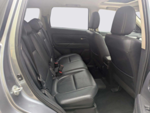 2015 Mitsubishi Outlander 2.0h 12kwh Gx4h CVT 4WD Euro 5 (s/s) 5dr in Grey — image 4