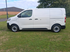 2020 Citroen Dispatch 1.5 Bluehdi 1000 Enterprise M Panel Van 6dr Diesel Manual Fwd 2 Euro 6 (s/s) (100 Ps) in White — image 2