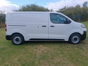 2020 Citroen Dispatch 1.5 Bluehdi 1000 Enterprise M Panel Van 6dr Diesel Manual Fwd 2 Euro 6 (s/s) (100 Ps) in White — image 6